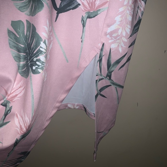 ❗️SOLD❗️Fashion to Figure Floral dress - Picture 5 of 6